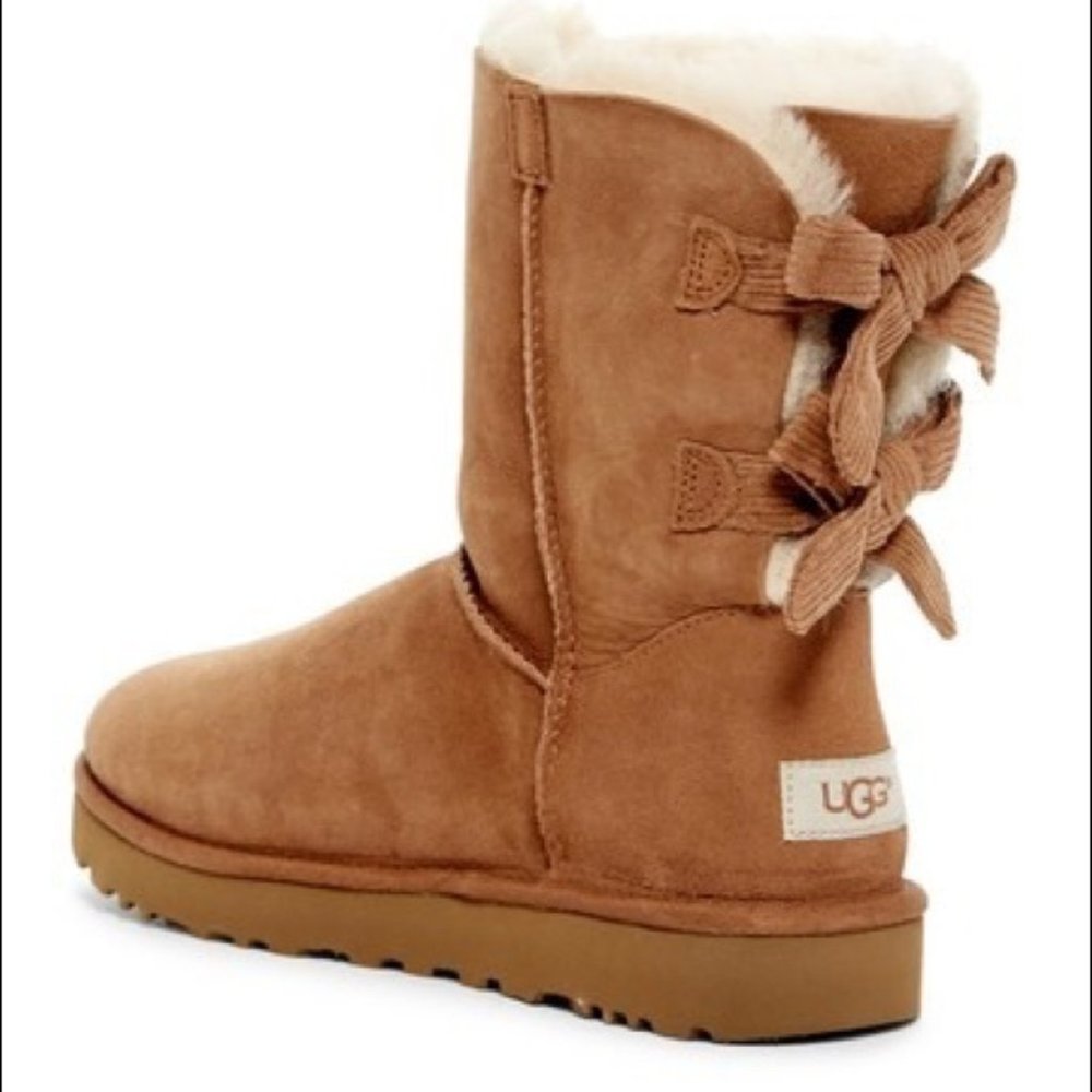 Ugg Bailey Twinface Genuine Shearling  Sz: 6